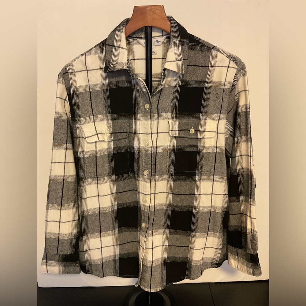 Old Navy Black and White Plaid Button Down Shirt
